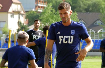 Ultimul transfer reușit de FCU Craiova 1948 a făcut primul antrenament cu echipa + Adrian Mititelu jr a ajuns în cantonament