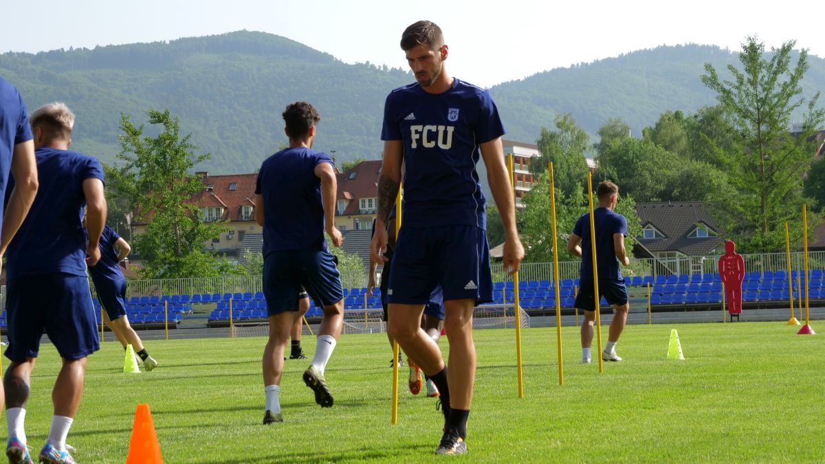 Ultimul transfer reușit de FCU Craiova 1948 a făcut primul antrenament cu echipa + Adrian Mititelu jr a ajuns în cantonament