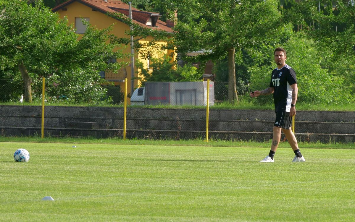 Ultimul transfer reușit de FCU Craiova 1948 a făcut primul antrenament cu echipa + Adrian Mititelu jr a ajuns în cantonament