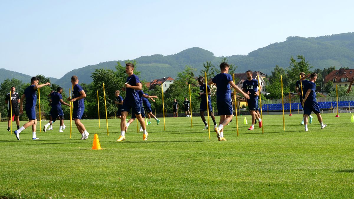 Ultimul transfer reușit de FCU Craiova 1948 a făcut primul antrenament cu echipa + Adrian Mititelu jr a ajuns în cantonament