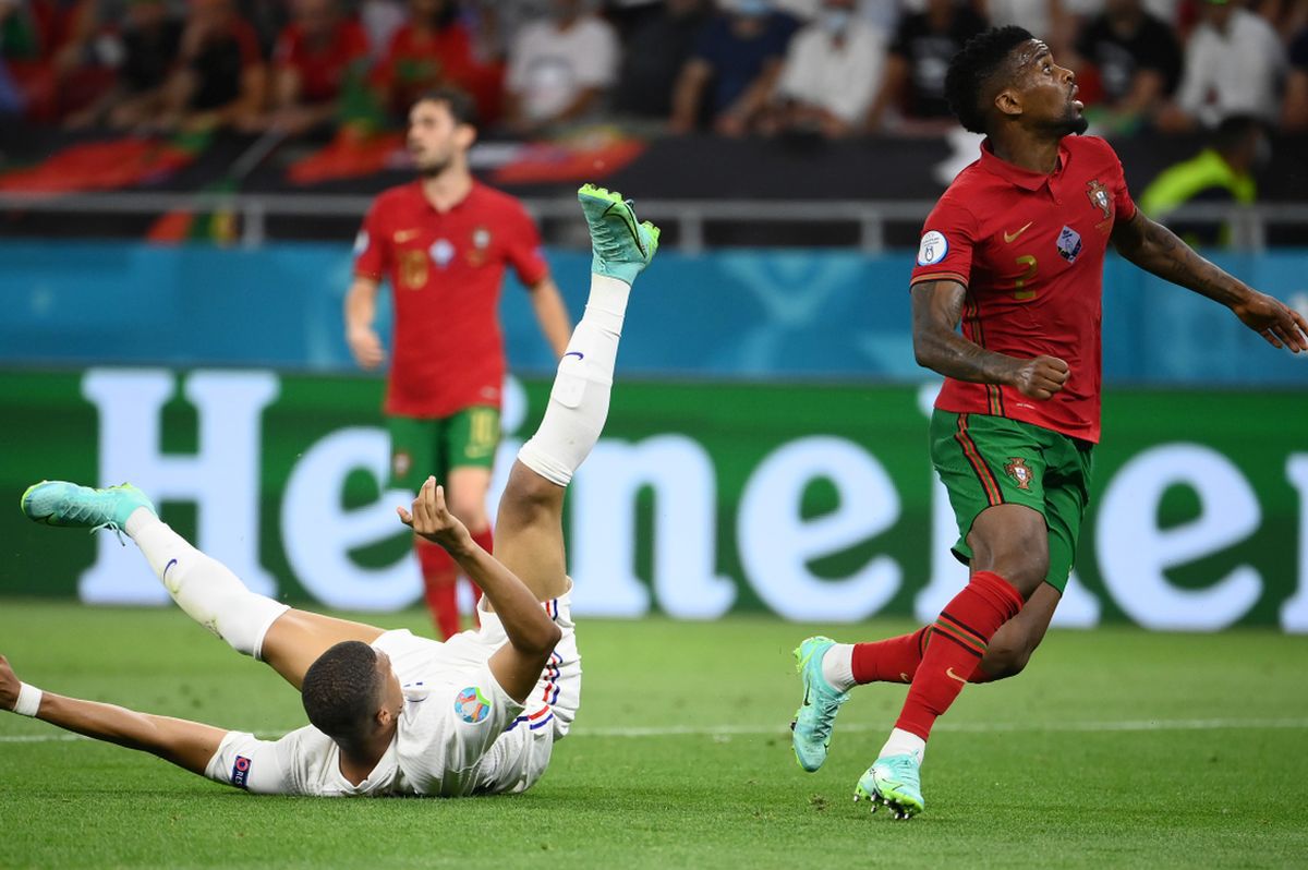 Două decizii de neînțeles în Portugalia - Franța » Brigada de arbitri din Spania a produs confuzie