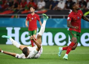 Decizie controversată în Portugalia - Franța » Cum l-a convins Mbappe pe arbitru să acorde penalty