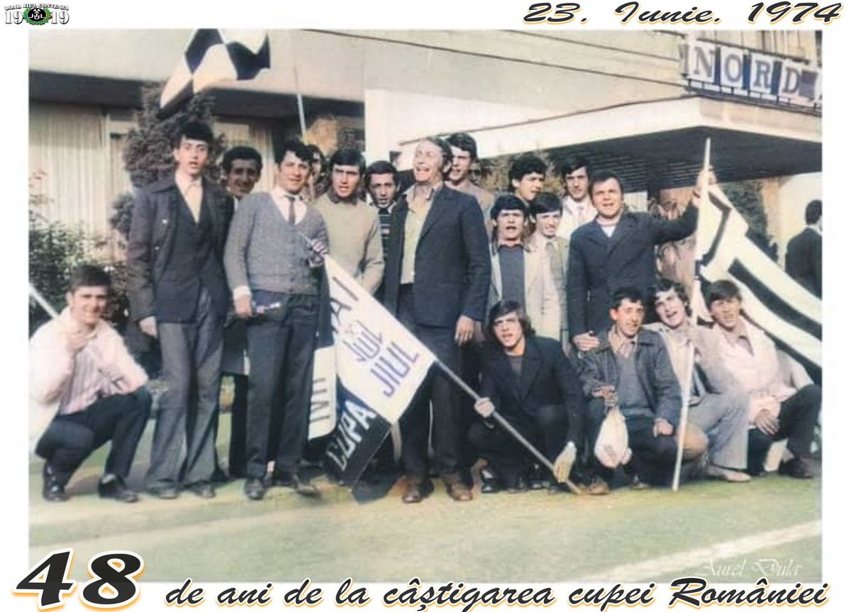 48 de ani de la unicul trofeu din istoria Jiului, Cupa României » Drama lui Mulțescu: „Am alergat ca un câine să câștig bani pentru tratamentul soției, care suferea de scleroză în plăci la nici 20 de ani!"