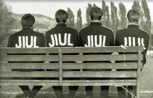 48 de ani de la unicul trofeu din istoria Jiului, Cupa României » Drama lui Mulțescu: „Am alergat ca un câine să câștig bani pentru tratamentul soției, care suferea de scleroză în plăci la nici 20 de ani!"