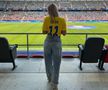 „Feblețea” lui Săndoi a plecat în vacanță, imediat după ce România a fost eliminată de la EURO » În tandrețuri cu iubita, la plajă