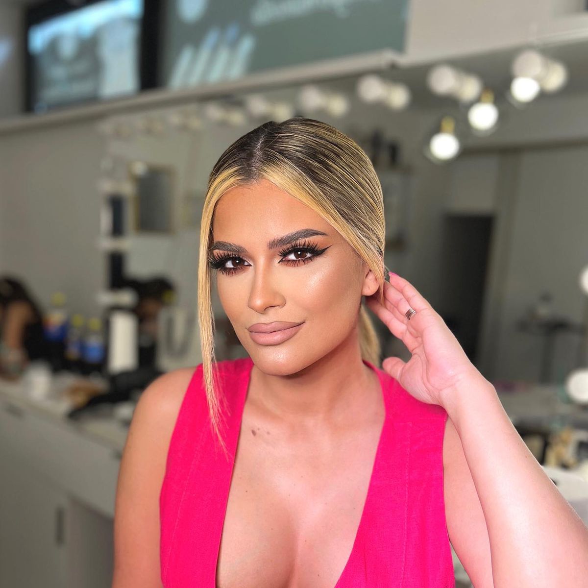 Soția noului transfer de la FCSB face senzație pe rețelele de socializare: ce a postat Diana