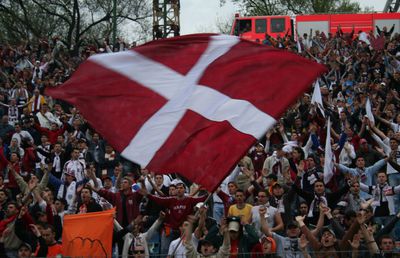 Povestea culorilor clubului Rapid: violet sau vișiniu? De la perdelele vagoanelor de tren la peste 10 ani de tricouri atipice