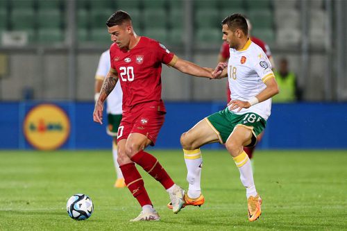 Ivaylo Chochev (dreapta), în duel cu Sergej Milinkovic-Savic/ foto: Imago Images