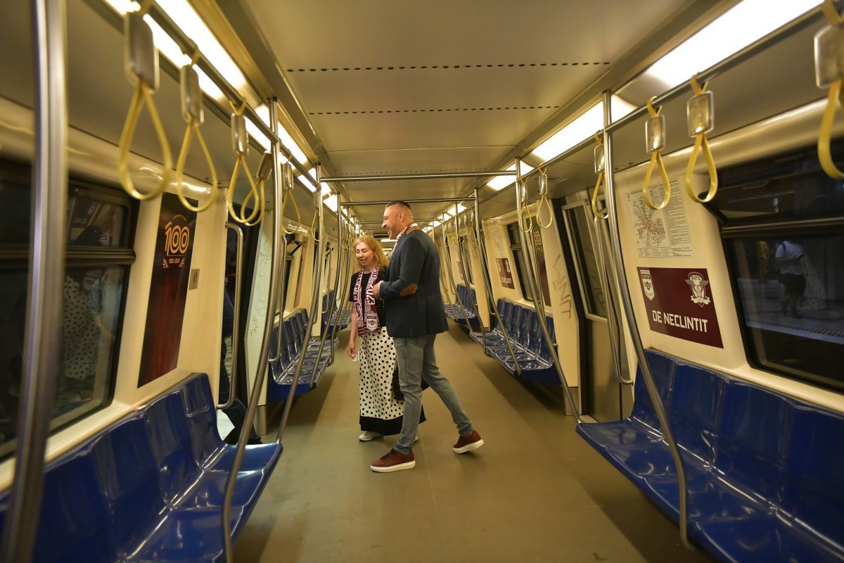 Atenție, porțile li se deschid! Surpriză la metrou: „A fost pusă în circulație garnitura de metrou «Rapid 100»”