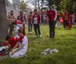 Fanii turci se roagă în pădure