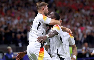 7 detalii care nu s-au văzut la TV în meciul-thriller Elveția - Germania » Cine l-a salvat pe Nagelsmann, românul care i-a înfuriat pe nemți