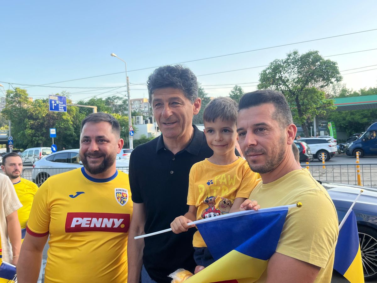 Personalități din lumea sportului la Romania U19 - Olanda U19