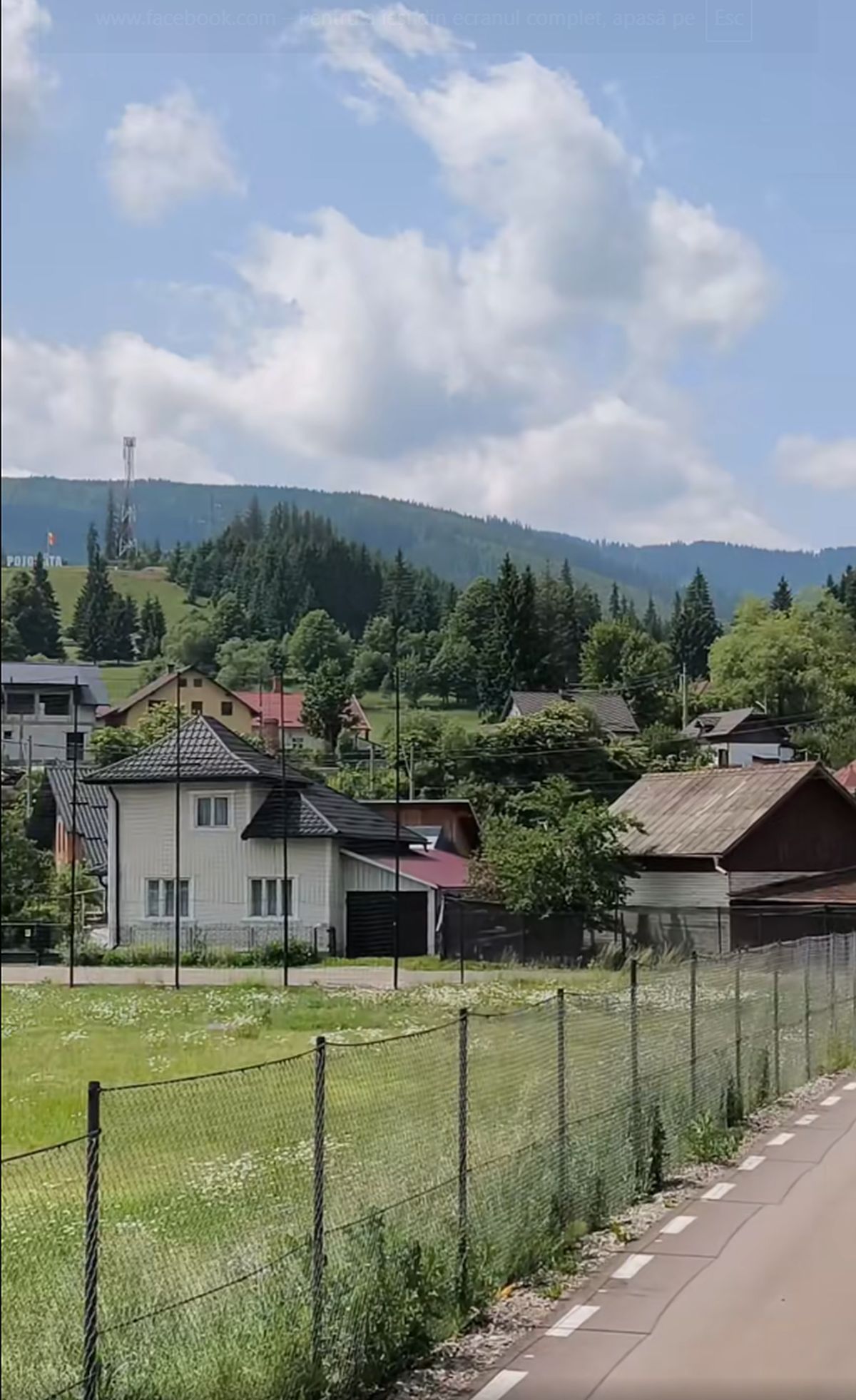 Cum arată acum stadionul din Pojorâta: decor feeric, gazon invadat de buruieni