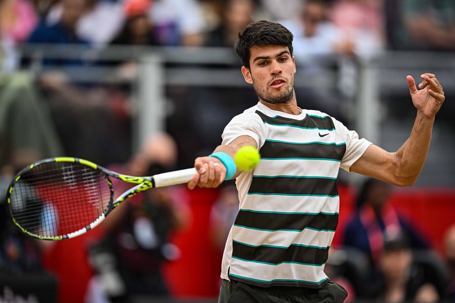 Carlos Alcaraz, în finală la Queen's. Foto: Imago La doar 22 de ani, Carlos Alcaraz a egalat o performanță atinsă de Rafael Nadal în toată cariera