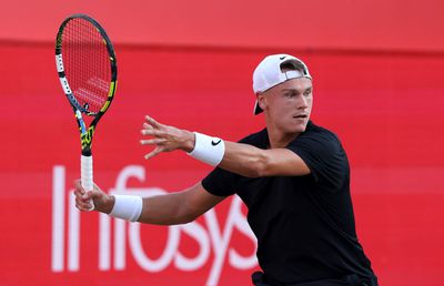 Decizie bizară în afaceri! Un tenismen din top 10 mondial își vinde rachetele distruse: „Spun o poveste”