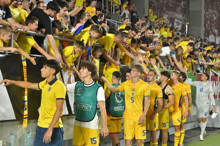 Momente emotionante pe gazon, dupa România - Olanda. foto Cristi Preda GSP (11)