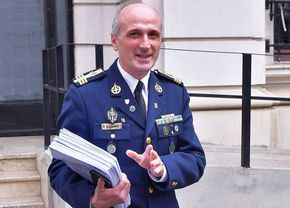 Aproape de miezul nopții, Florin Talpan s-a contrazis în direct cu Ilie Dumitrescu: „Jenant, e inadmisibil!” / „Dacă inventați chestia asta...”