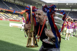 A semnat cu noua echipă, dar riscă ani grei de închisoare » Motivul care ar putea încheia cariera antrenorului