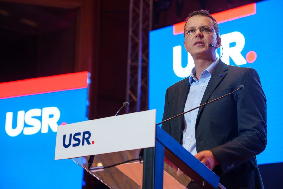 Noul ministru al Apărării, militant pentru o echipă de tradiție a României » Poziții înverșunate și un mesaj care îi va înfuria pe suporterii CSA: „Trebuie să batem Steaua!”