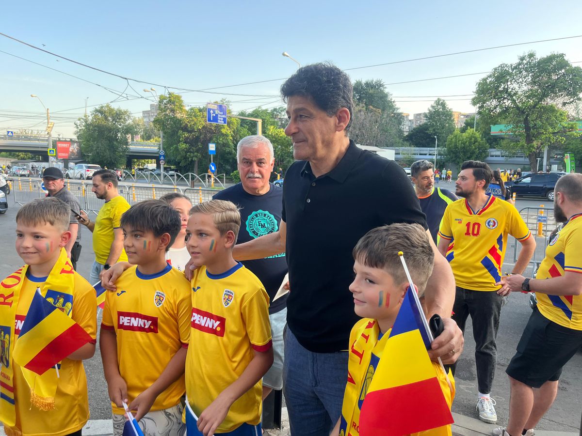 Personalități din lumea sportului la Romania U19 - Olanda U19