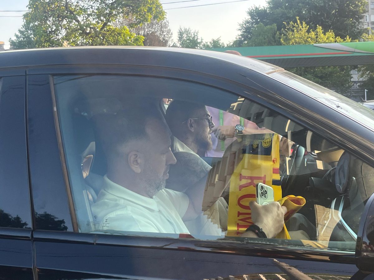 Personalități din lumea sportului la Romania U19 - Olanda U19