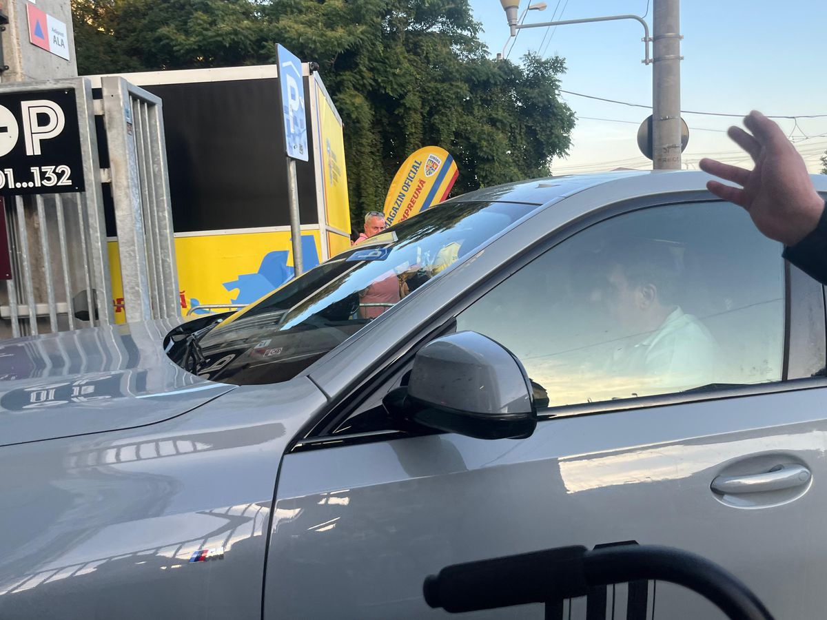 Personalități din lumea sportului la Romania U19 - Olanda U19