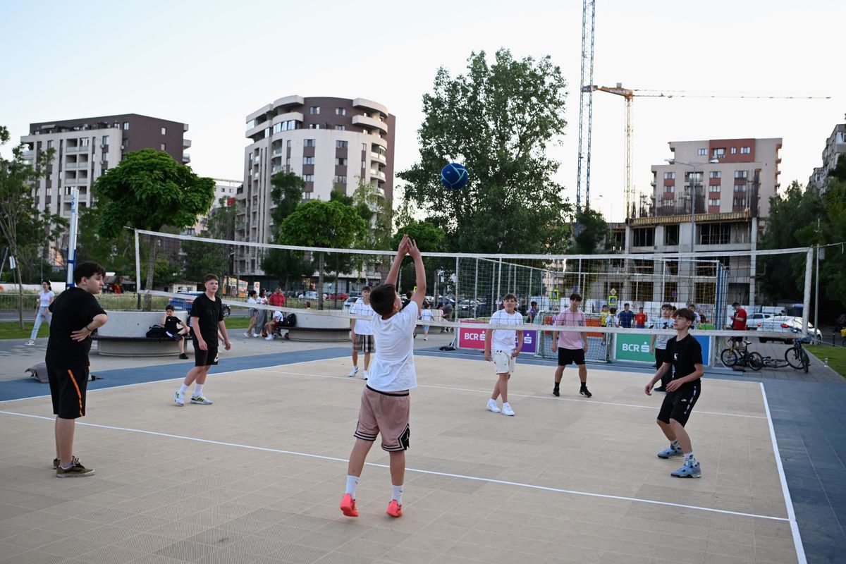 Theo Rose, show la baschet » Weekend plin la Sport Arena Streetball pe terenurile din Parcul Liniei