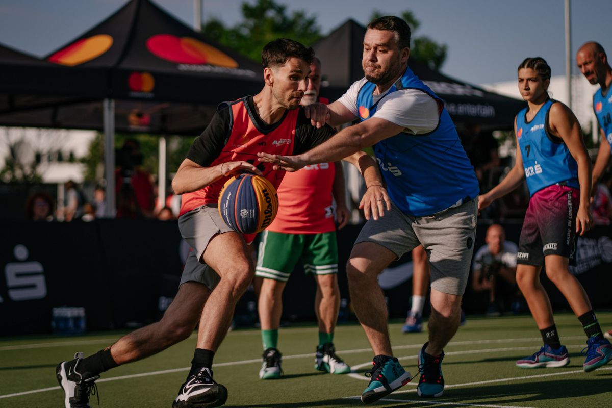 Theo Rose, show la baschet » Weekend plin la Sport Arena Streetball pe terenurile din Parcul Liniei