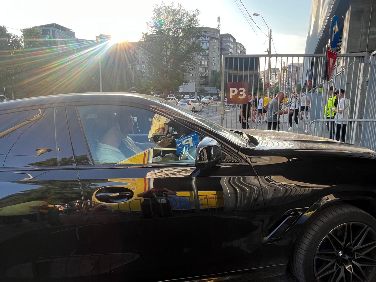 Personalități din lumea sportului la Romania U19 - Olanda U19