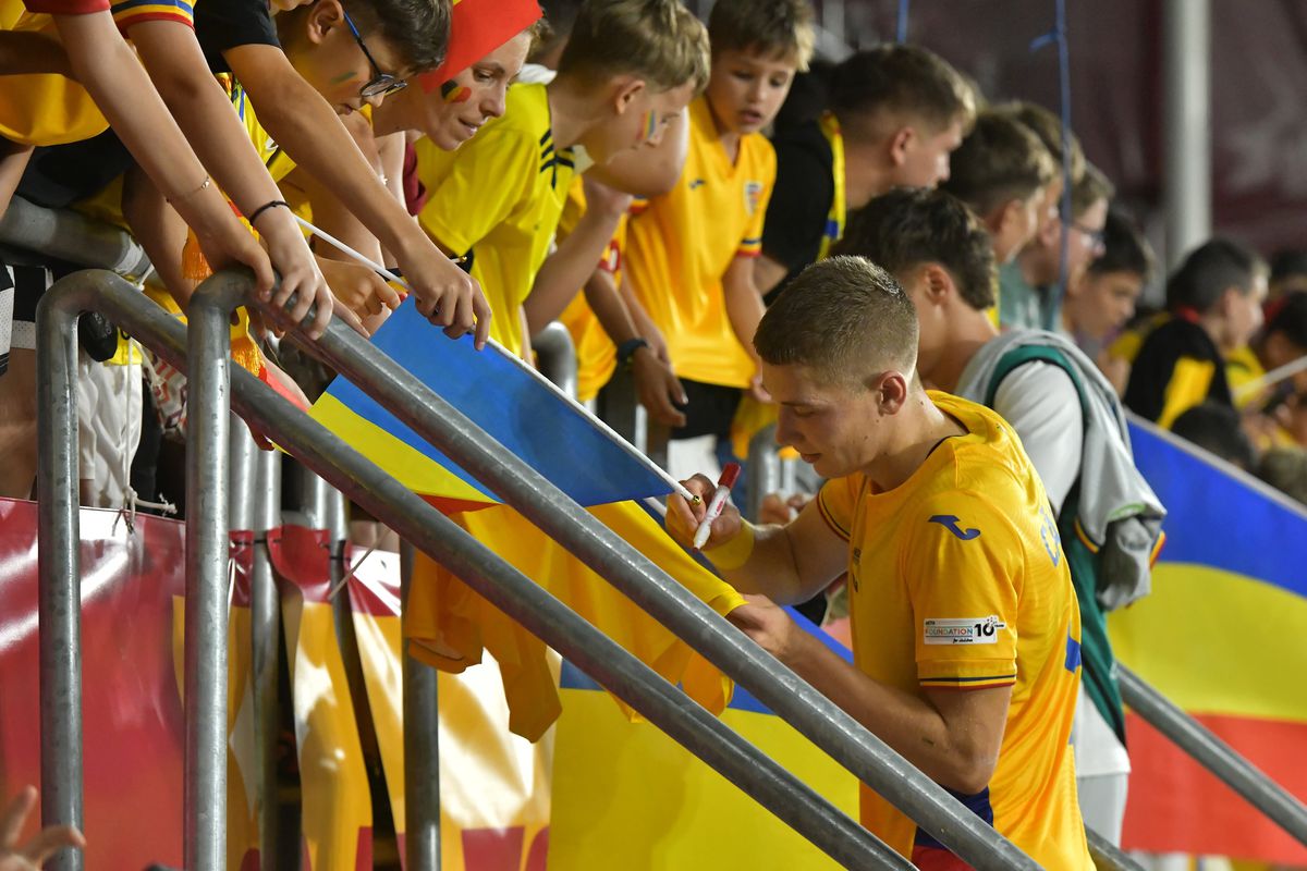 Momente emoționante după România U19 - Olanda U19 » Ce s-a întâmplat pe gazon, la câteva secunde după fluierul final