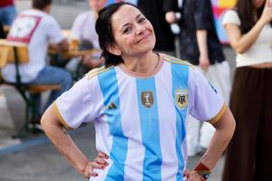Artista argentiniană care a făcut carieră în România, uimită de ce a văzut în centrul Bucureștiului, în timp ce Messi făcea furori la Mondial: „Cea mai mare surpriză”