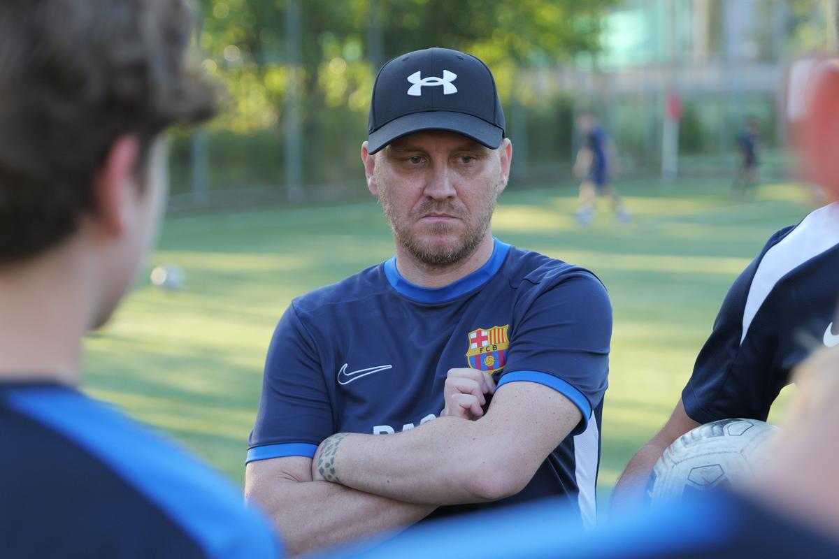 Nicolae Mitea a ratat mutarea la Barcelona, acum e antrenor în academia catalanilor din România: „Mister, mi-au spus mami cu tati că ai jucat acolo”