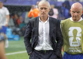 Dider Deschamps, întrebat ce au făcut francezii în vestiar, în timpul întreruperii de aproape două ore: „Am jucat cărți... Hahaha!”