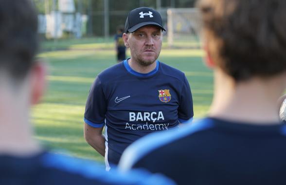 Nicolae Mitea a ratat mutarea la Barcelona, acum e antrenor în academia catalanilor din România: „Mister, mi-au spus mami cu tati că ai jucat acolo”