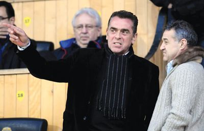 FOTO Îl mai recunoașteți? Cum arată acum Ioan Neculaie, fostul patron al celor de la FC Brașov, după operații estetice și efecte speciale :D