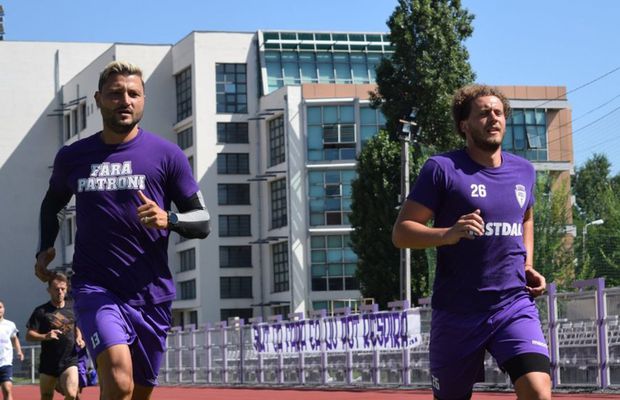 Panică și la Liga 2: ASU Politehnica Timișoara a oprit antrenamentele, după ce doi jucători au acuzat simptome de coronavirus