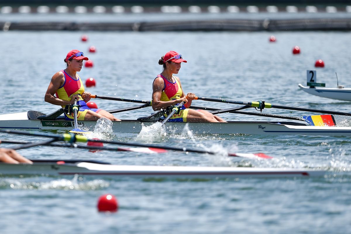 A început spectacolul! Simona Radiș și Ancuța Bodnar au câștigat la pas prima cursă și s-au calificat în semifinale la Tokyo!
