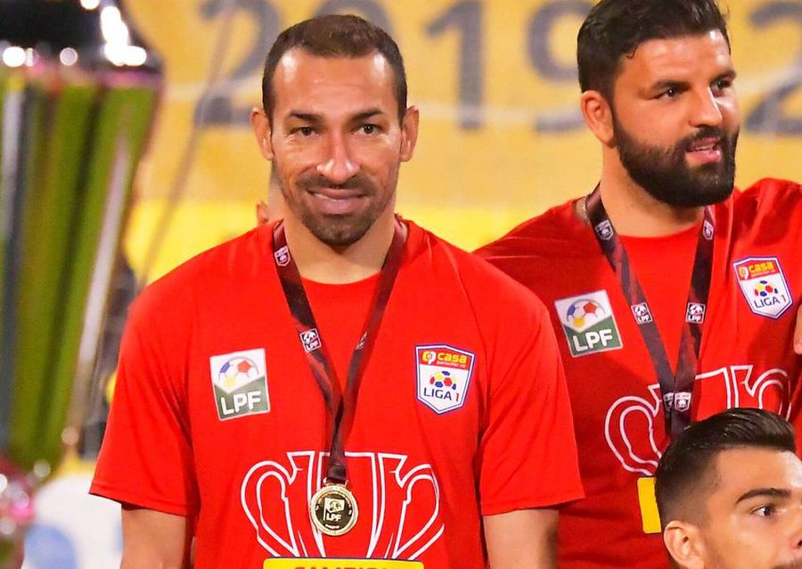 Lui Vinicius i-ar surâde un transfer la FCSB FCSB detonează BOMBA pe piața transferurilor: negociază cu omul care a câștigat patru titluri cu CFR Cluj!