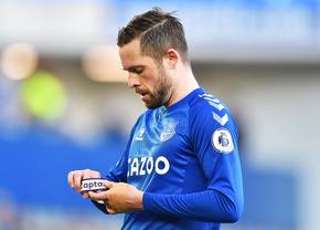 Sigurdsson, suspectat de pedofilie, „ascuns” de Everton » Jucătorii cer să i se dea numele, soția s-a mutat