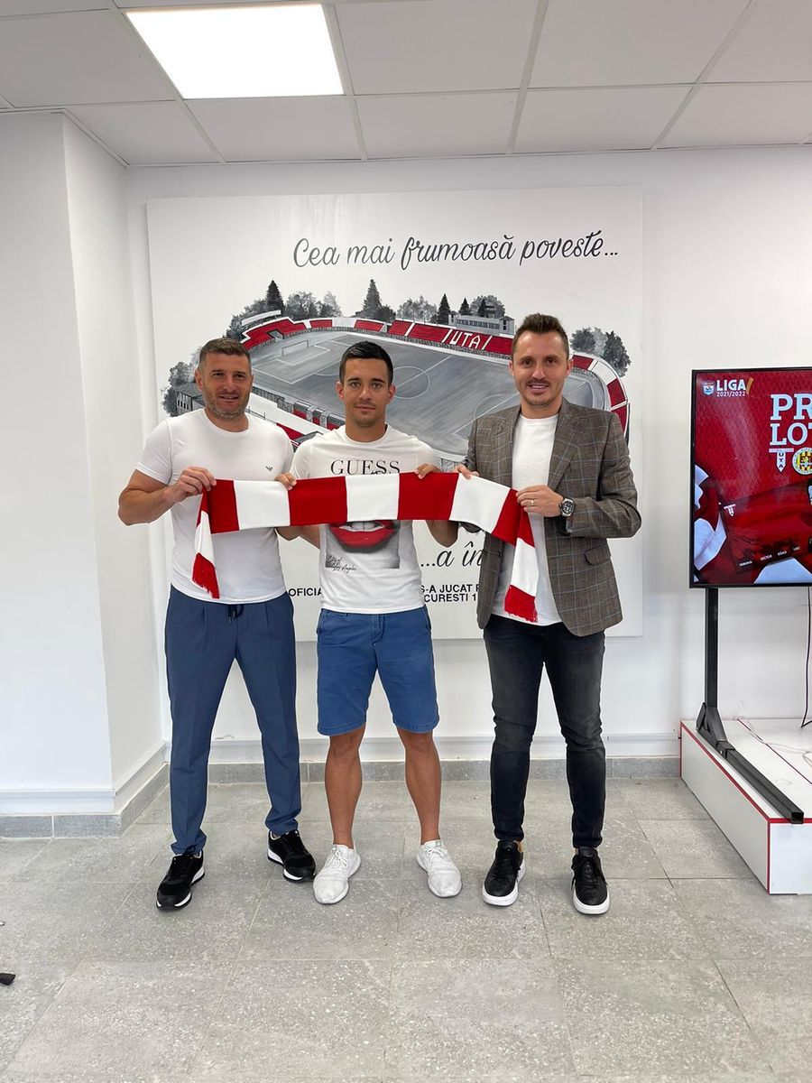 Filip Dangubic, în momentul prezentării la UTA Gol senzațional marcat în FC Argeș - UTA » Nimeni nu s-a așteptat la această soluție!