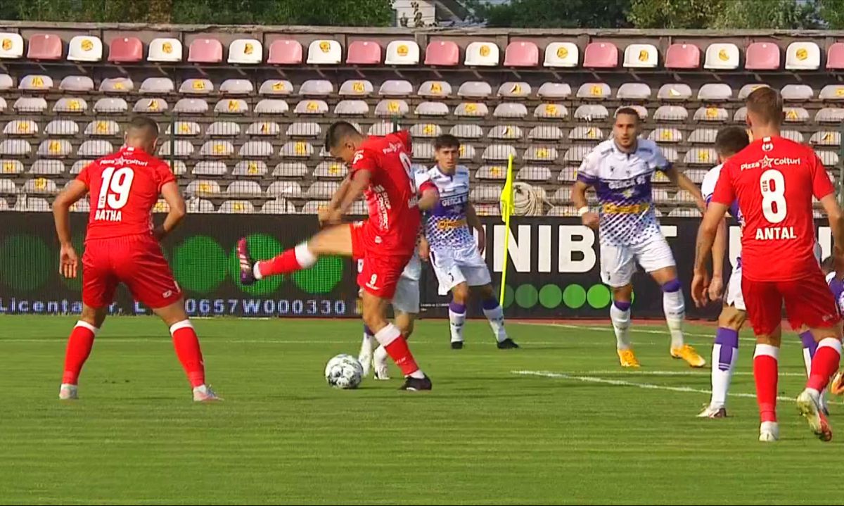 Gol senzațional marcat în FC Argeș - UTA » Nimeni nu s-a așteptat la această soluție!