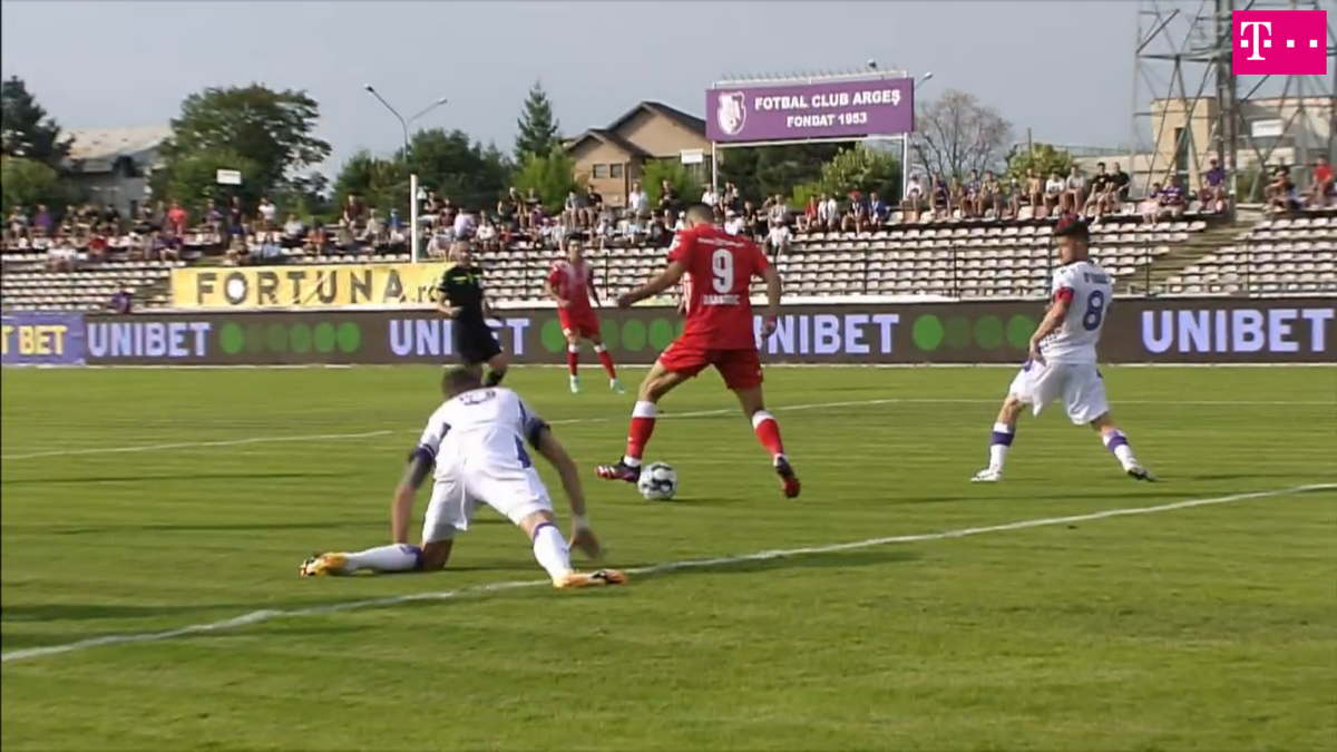 Gol senzațional marcat în FC Argeș - UTA » Nimeni nu s-a așteptat la această soluție!