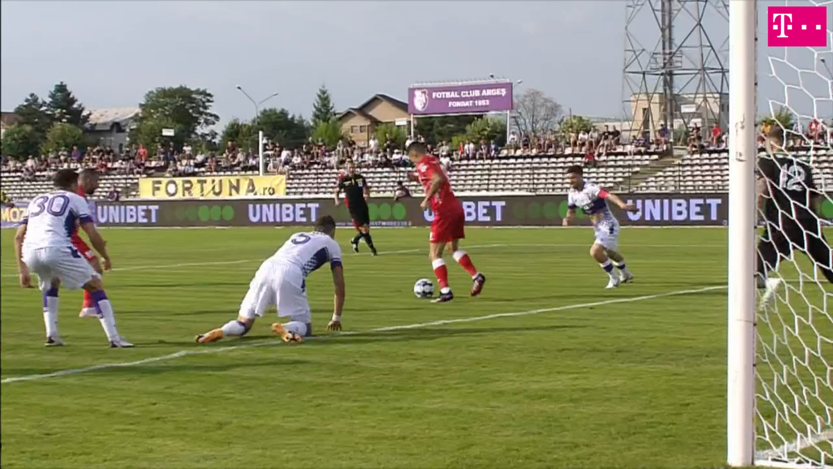 Gol senzațional marcat în FC Argeș - UTA » Nimeni nu s-a așteptat la această soluție!