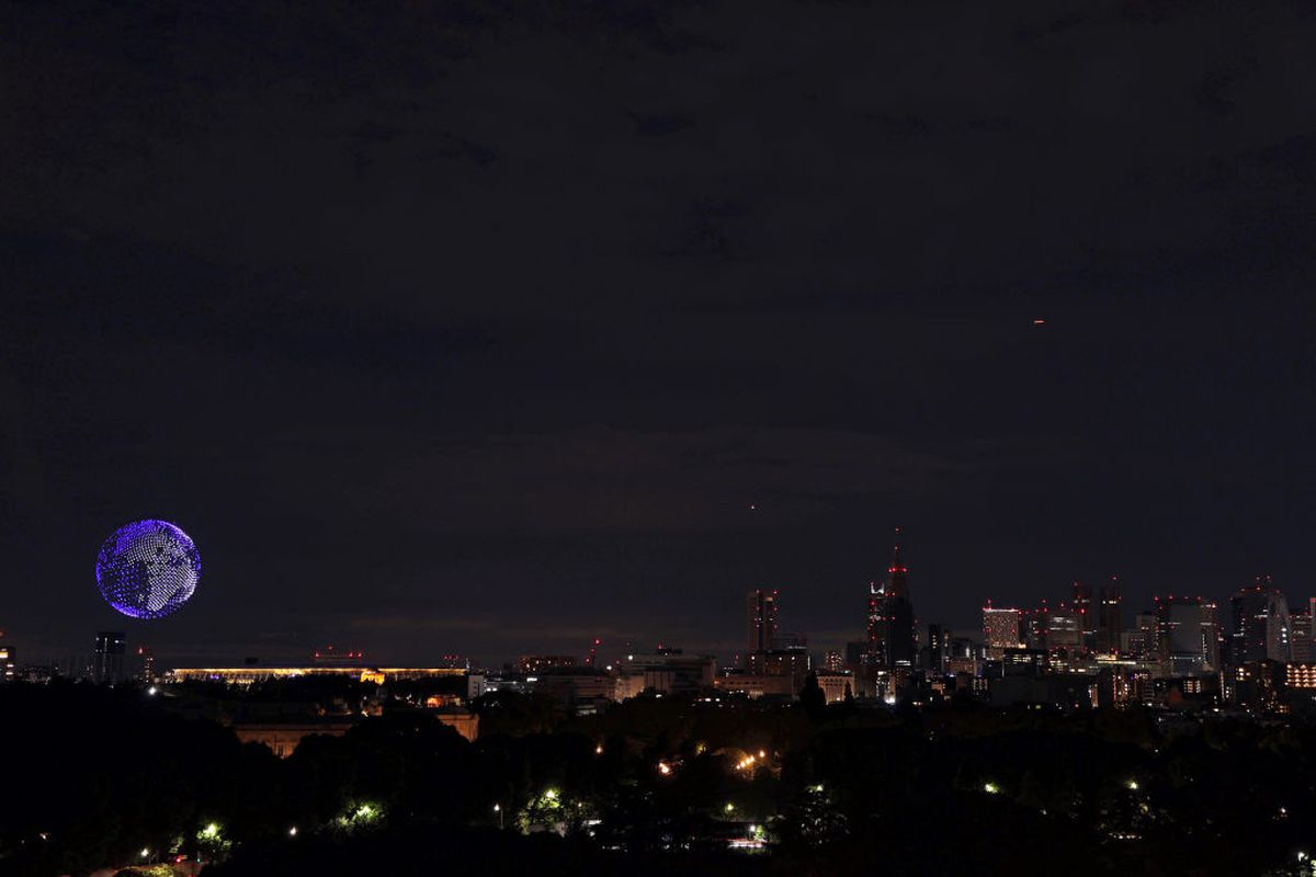 Moment SF în timpul ceremoniei de la Tokyo! Peste 1.800 de drone au apărut deasupra arenei