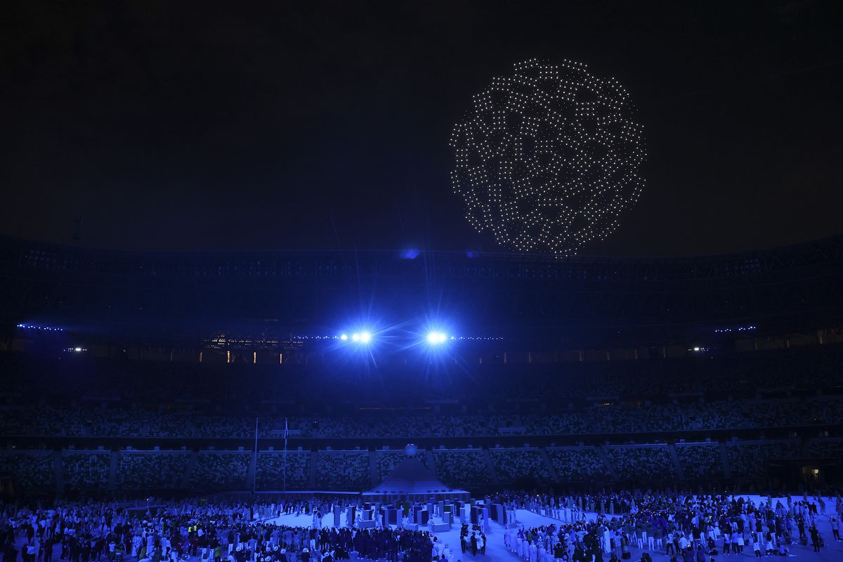 Moment SF în timpul ceremoniei de la Tokyo! Peste 1.800 de drone au apărut deasupra arenei