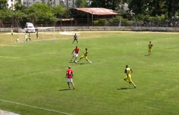 Plopeni - Dinamo 1-2 »  Ovidiu Burcă, victorie la debutul pe banca roș-albilor + Jucătorul aflat în probe, gafă decisivă