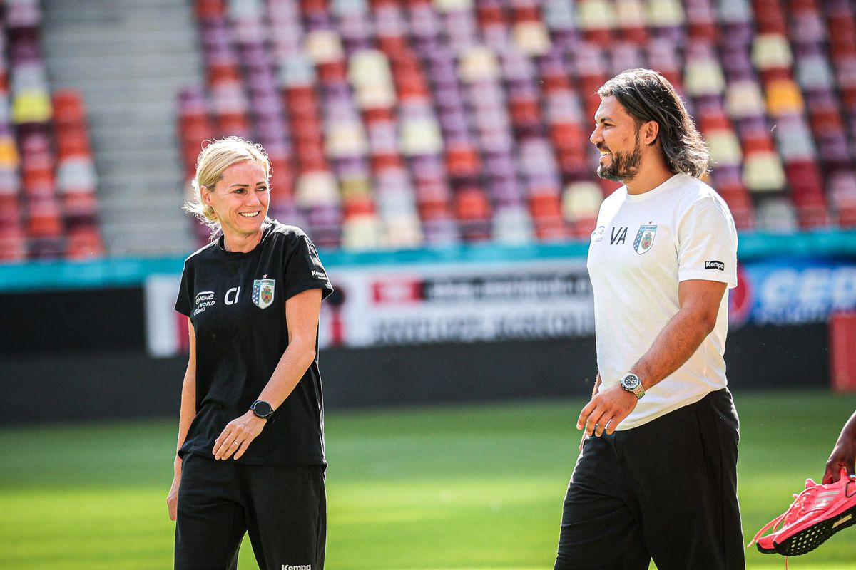 „Tigroaice” prin iarbă » CSM București a intrat astăzi pe Arena Națională