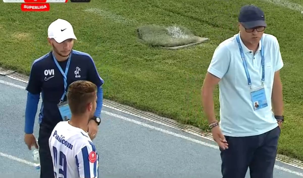 Tensiune în Copou » Leo Grozavu a „sărit” la jucătorul său!