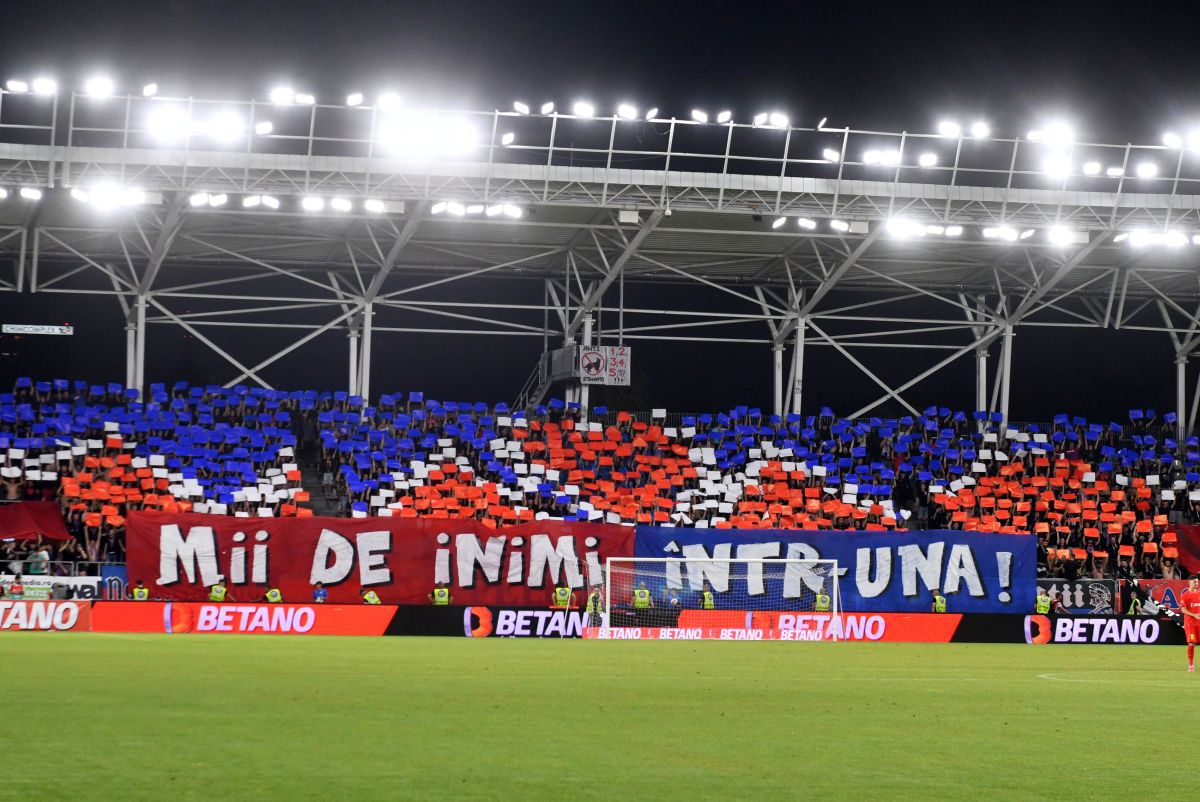 Plagiat? Suporterii lui Dinamo acuză că Peluza Nord le-a copiat scenografia: „Palidă încercare de a imita o realizare clasică a PCH. Atât s-a putut”