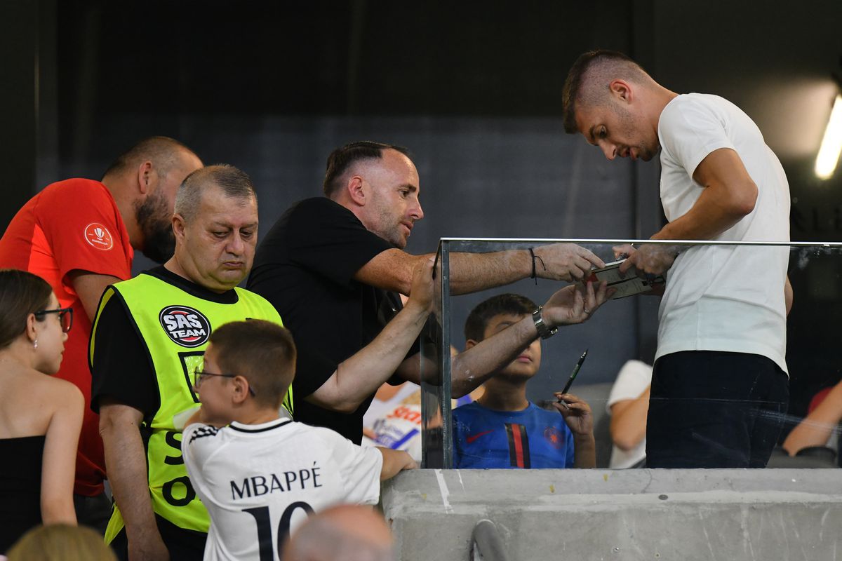 Florin Tănase, în tribune la FCSB - Maccabi Tel Aviv